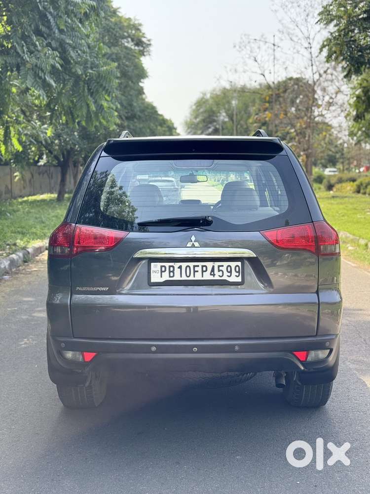 Mitsubishi Pajero Sport 4x2 At Dualtone Blacktop, 2016, Diesel