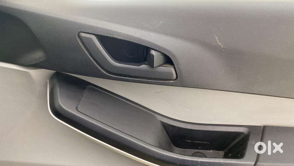 Tata Tiago Xe, 2021, Petrol