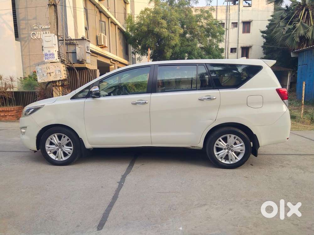 Toyota Innova Crysta 2.4 V 7 Str, 2017, Diesel