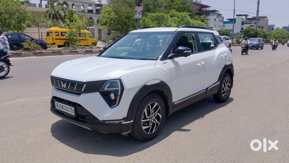 Mahindra Xuv 3xo Ax5 Pm Mt, 2024, Petrol