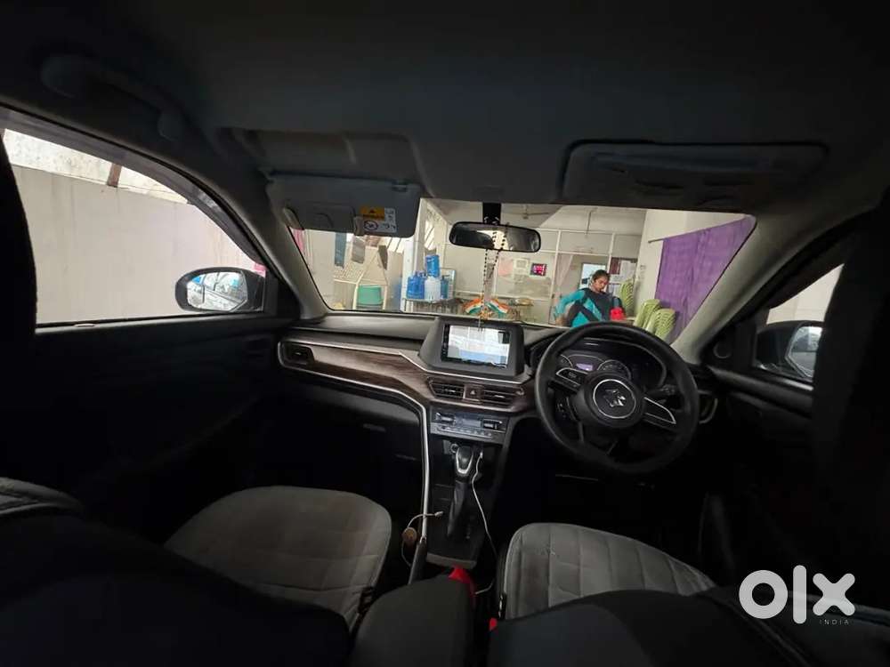 Maruti Suzuki Brezza 2025 Petrol 9500 Km Driven Automatic
