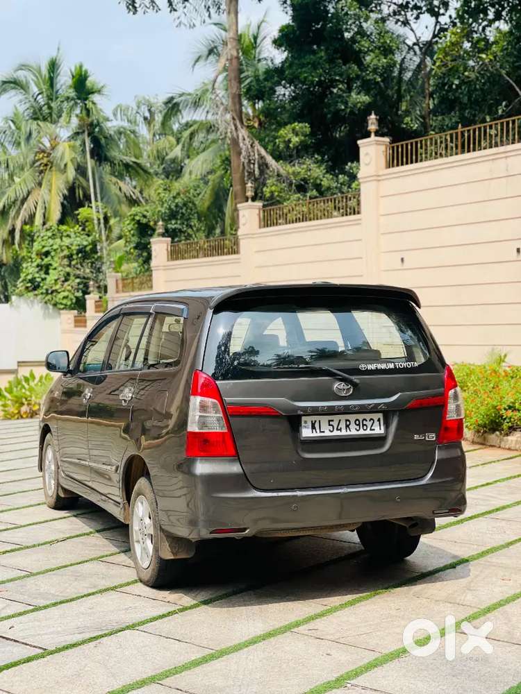 Toyota Innova 2013 Diesel Intercooler Engine Well Maintained