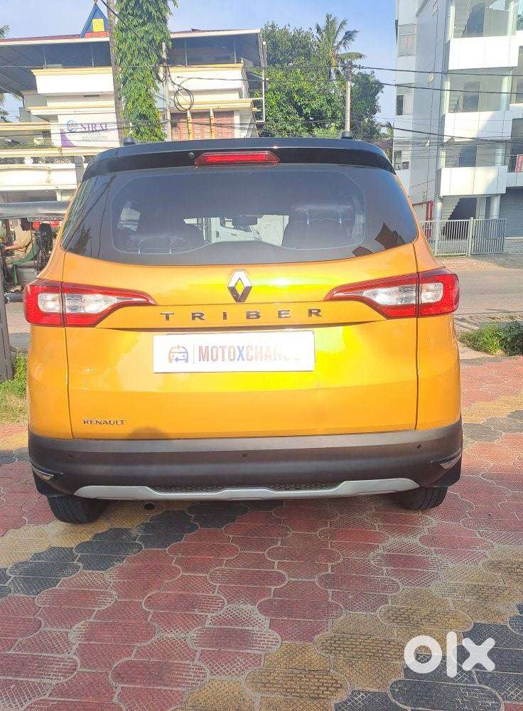 Renault Triber Rxt, 2022, Petrol