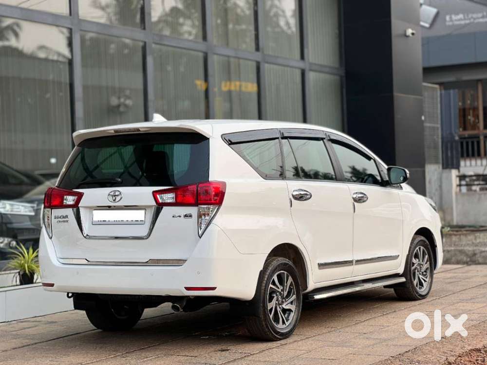 Toyota Innova Crysta 2.4 G Mt, 2022