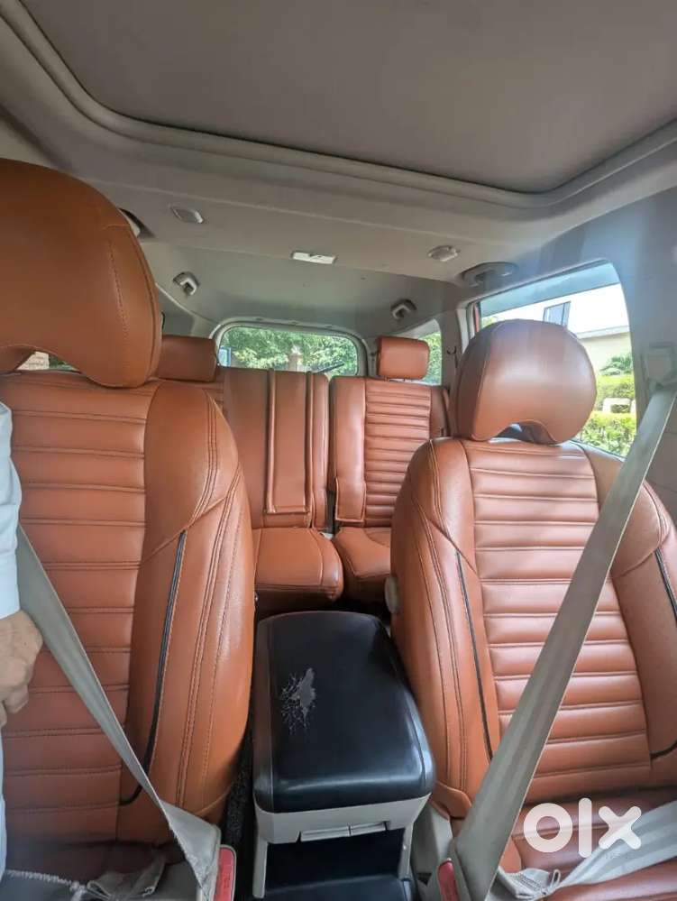 Mahindra Xuv500 2016 Diesel, Push Start,and Sunroof
