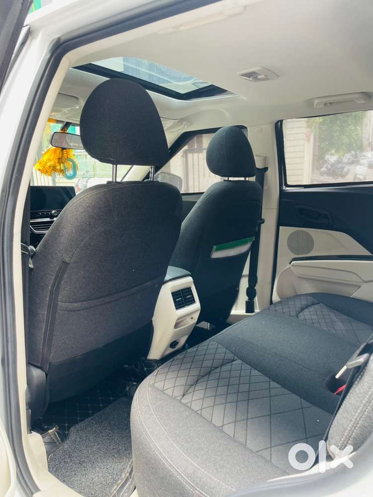 Mahindra Xuv3xo Petrol 2024