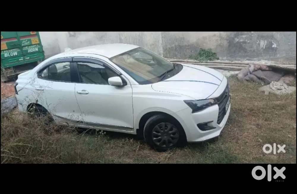 Maruti Suzuki Dzire 2025 Cng & Hybrids 8500 Km Driven