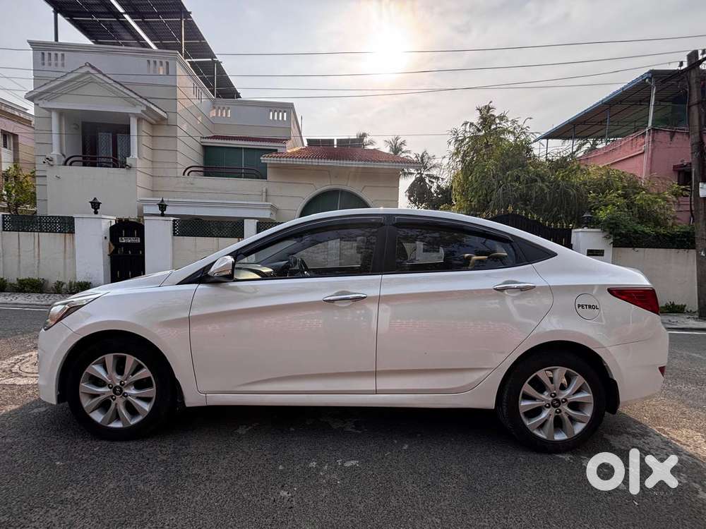 Hyundai Verna Fluidic 1.6 Vtvt Sx Automatic, 2015, Petrol