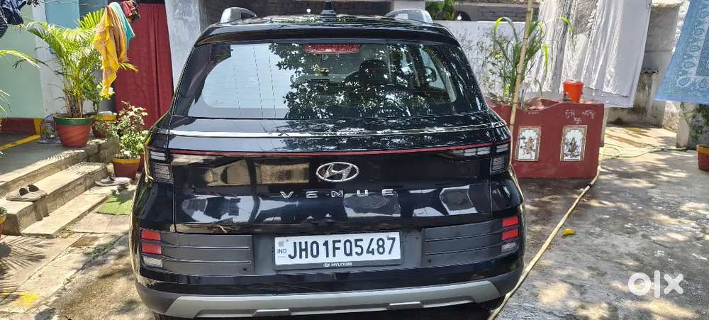 Hyundai Venue 2024 Petrol Well Maintained Only 22000 Driven