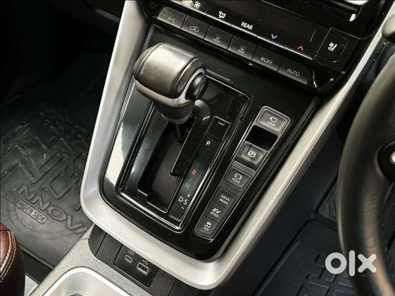 Toyota Innova Hycross 2.0 Zx (o) Hybrid 7 Str, 2024, Petrol