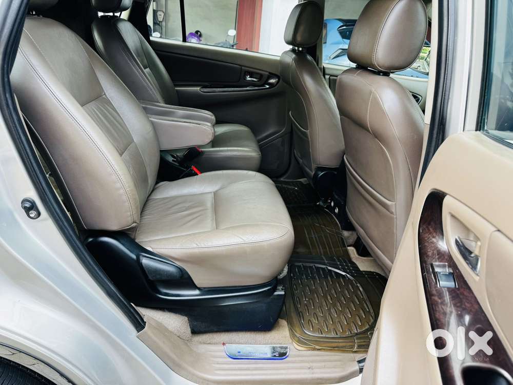 Toyota Innova 2.5 Zx 7 Str Bs-iv, 2015, Diesel