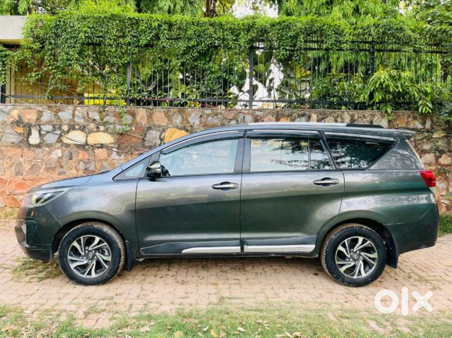 Toyota Innova Crysta 2.4 Gx Limited Edition At 7 Str, 2021, Diesel