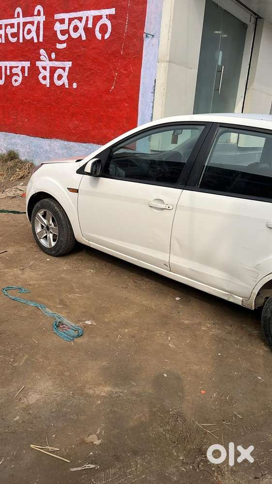 Ford Figo 2010 Diesel 122000 Km Driven