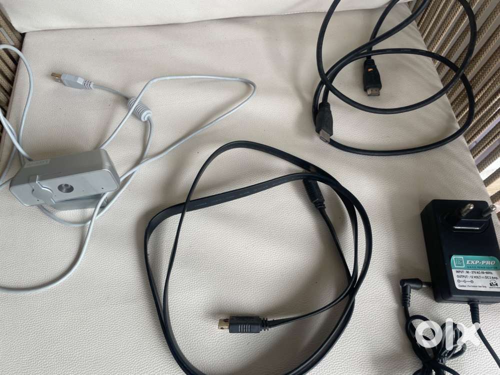 Lenovo 300 FHD Webcam, HDMI Cables, 12V adapter