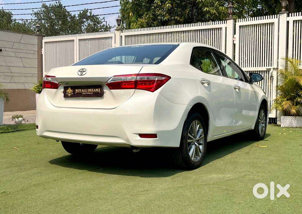 Toyota Corolla Altis 2013-2017 Vl At, 2015, Petrol