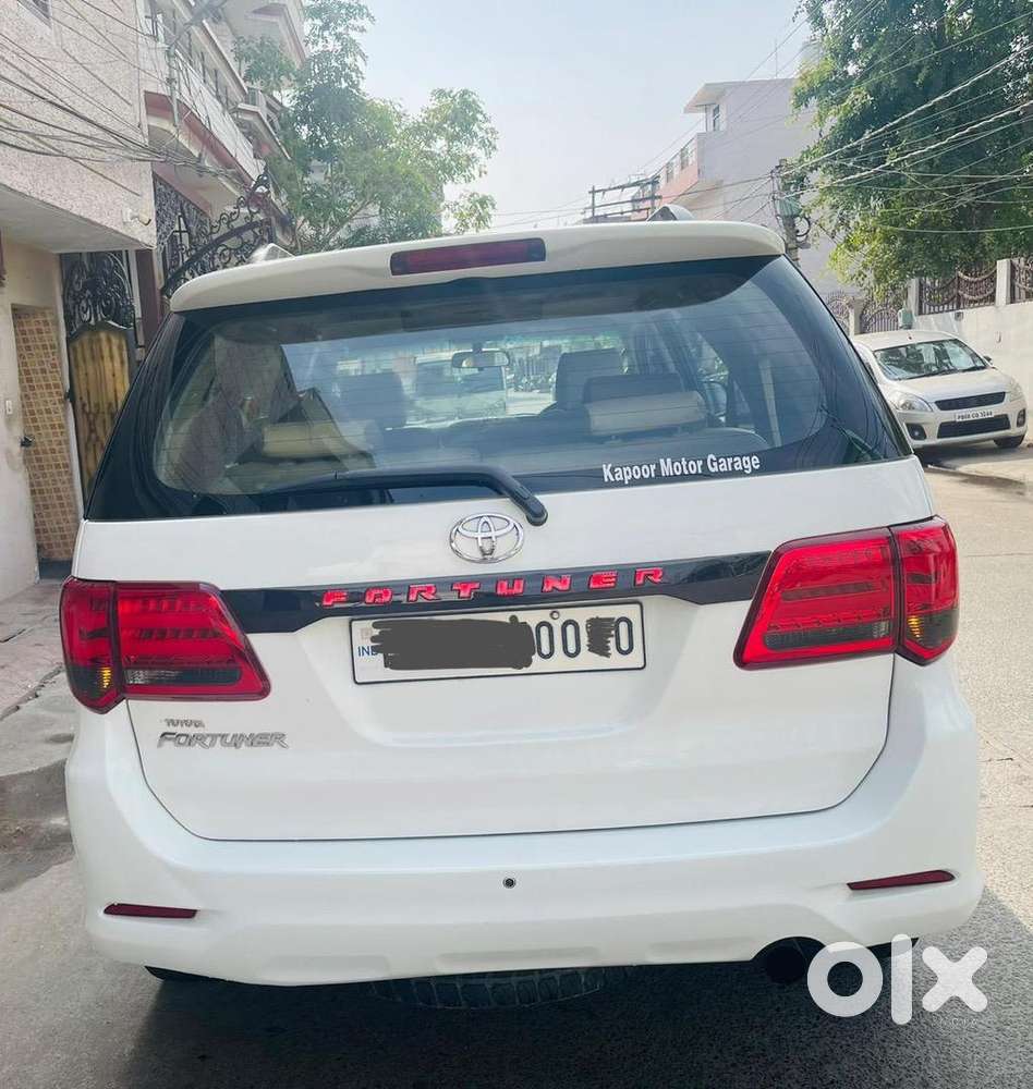 Toyota Fortuner 2011 Manual 4x4 Diesel Well Maintained