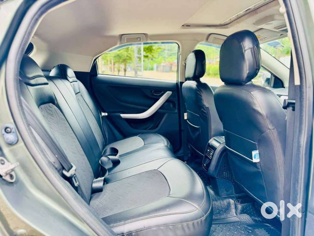 Tata Nexon 1.2 Revotron Xma Amt (s), 2023, Petrol