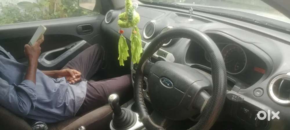 Ford Figo 2011 Petrol 121000 Km Driven Ful Option