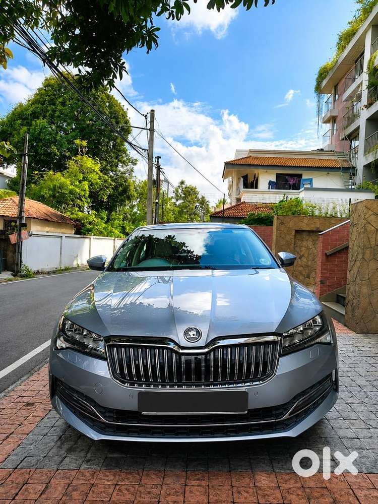 Skoda Superb Petrol 2021