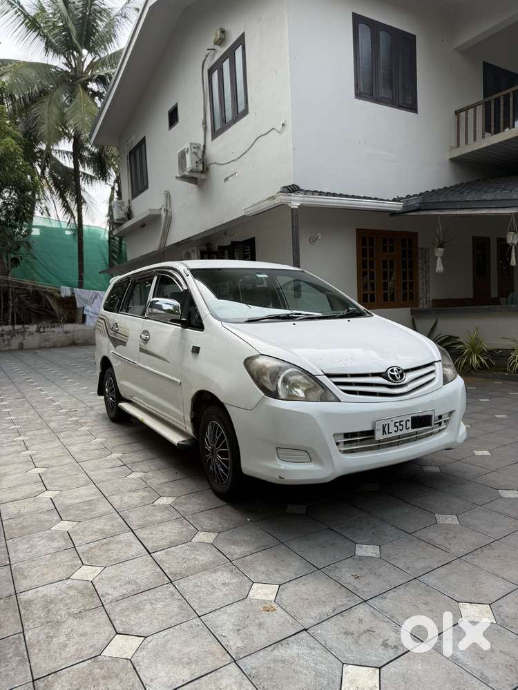 Toyota Innova 2.5 G (diesel) 8 Seater, 2009, Diesel