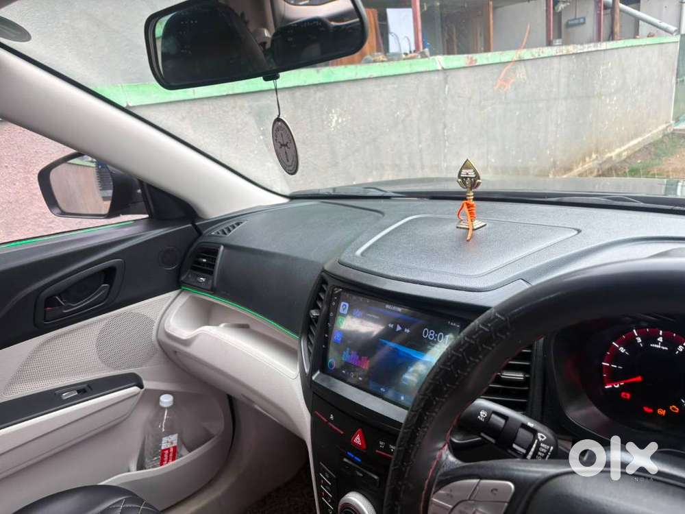 Mahindra Xuv300 2024 Petrol Well Maintained