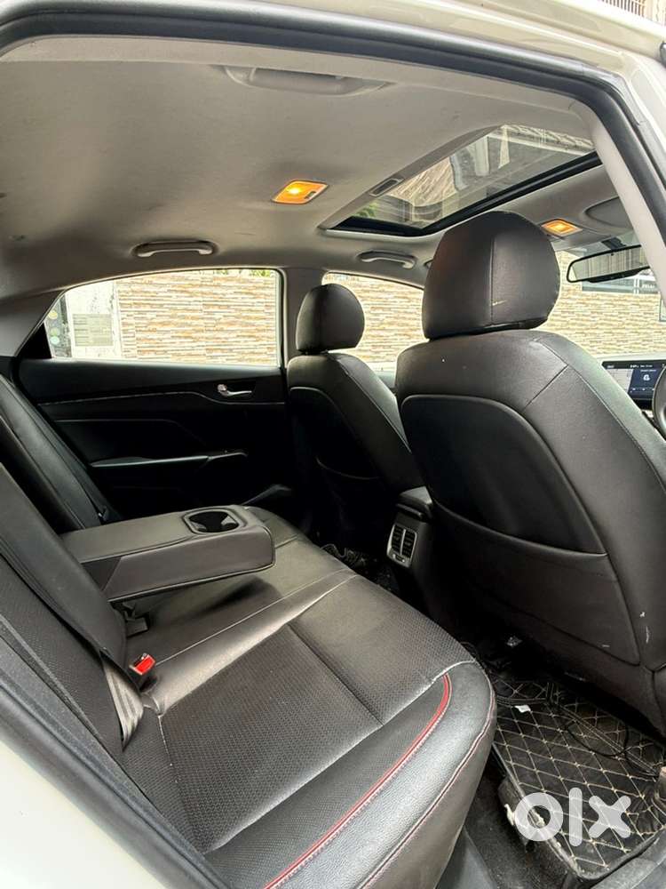 Hyundai Verna Sx(o) Turbo Dct