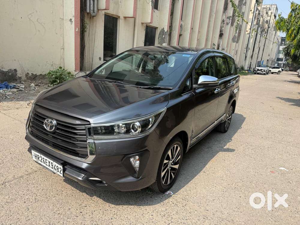 Toyota Innova Crysta 2.8 Zx At 7 Seater, 2022, Petrol