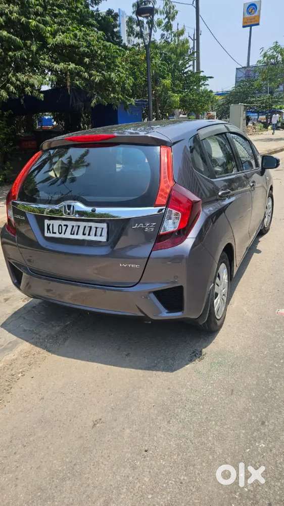 Honda Jazz 2017 Petrol Well Maintained 2018 Registered