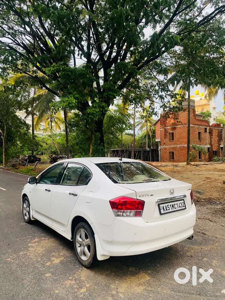 Well Maintained 2011 Honda City Company Serviced