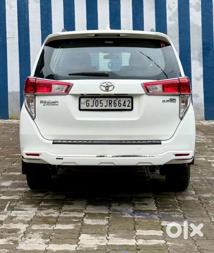 Toyota Innova Crysta 2.8 Zx At 7 Seater, 2016, Diesel
