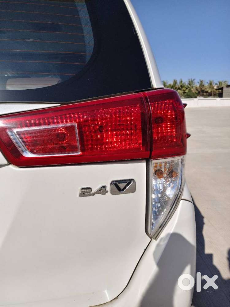 Toyota Innova Crysta 2.4 V 8 Str, 2023, Diesel