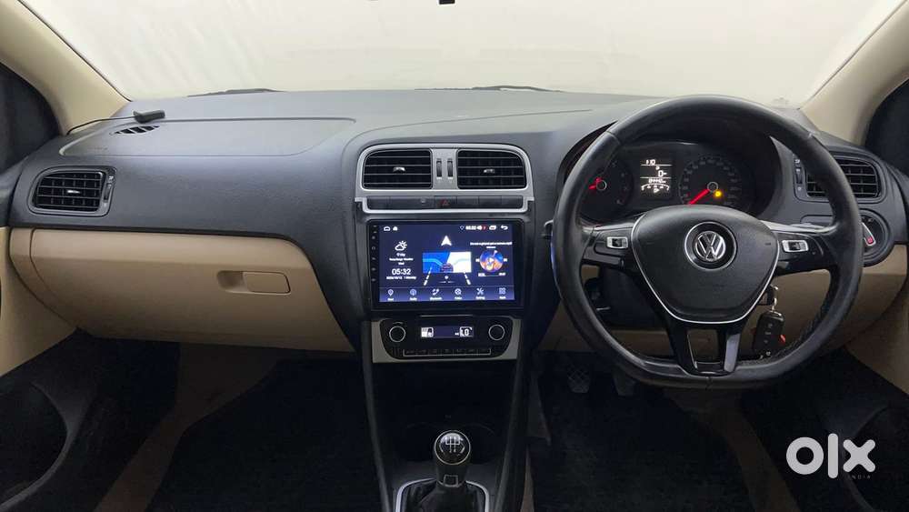 Volkswagen Polo Petrol Highline 1.2l, 2015, Petrol