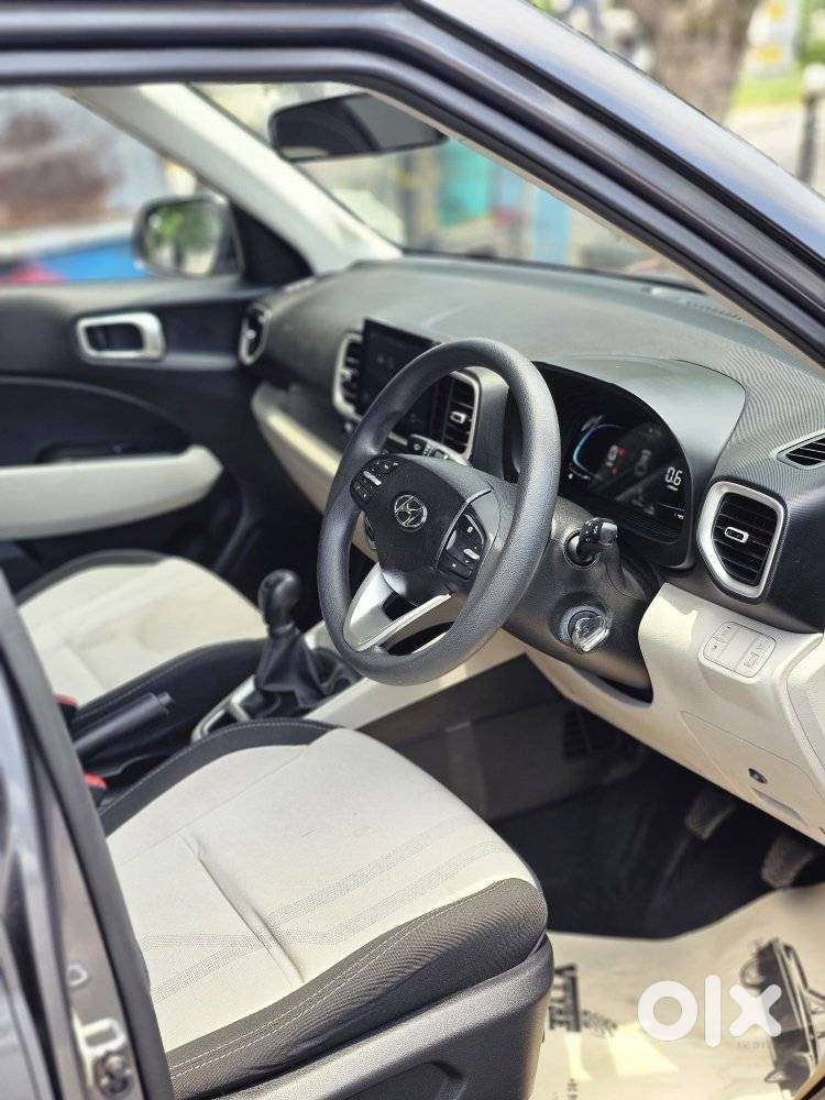 Hyundai Venue 1.2 S (o), 2023, Petrol