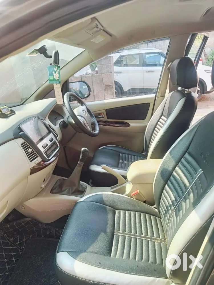 Good Condition Car  Tap Modal Innova 2014