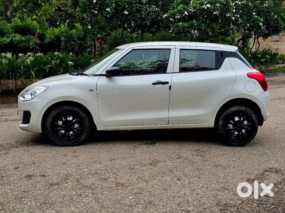 Maruti Suzuki Swift Lxi, 2023, Petrol
