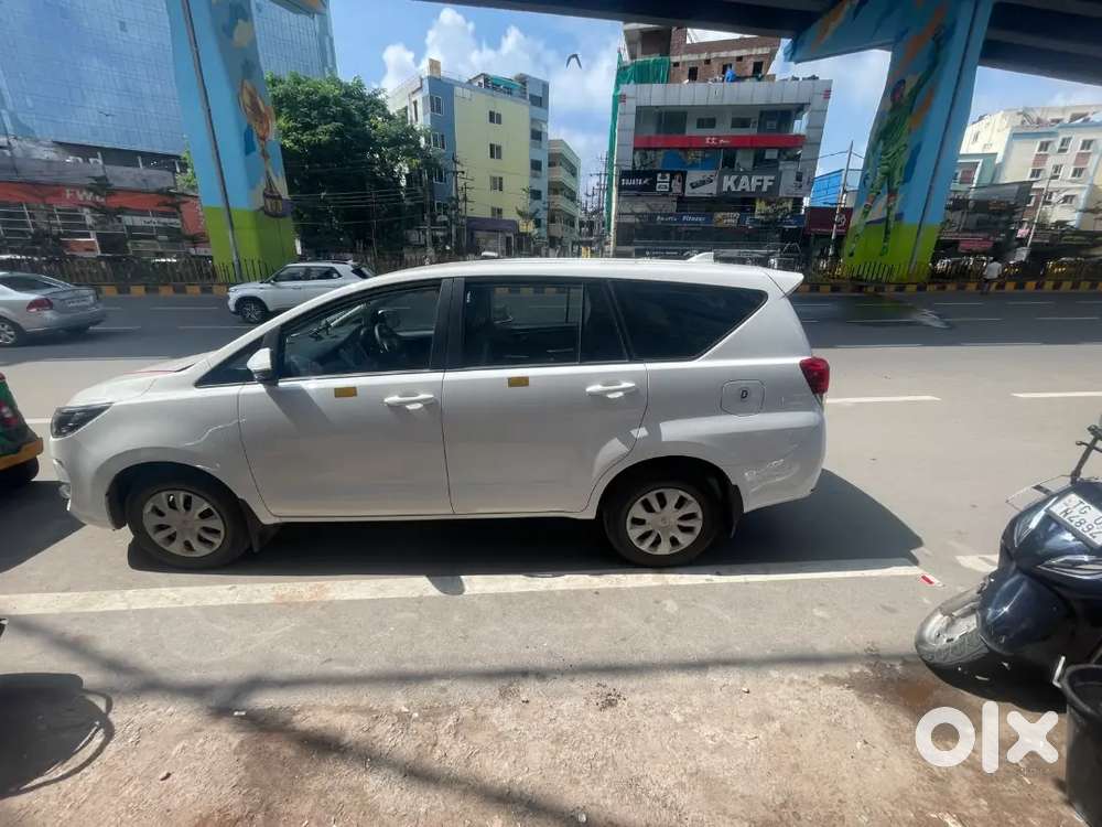Toyota Innova Crysta 2025