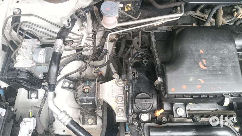 Maruti Suzuki Brezza Vxi At, 2024, Petrol