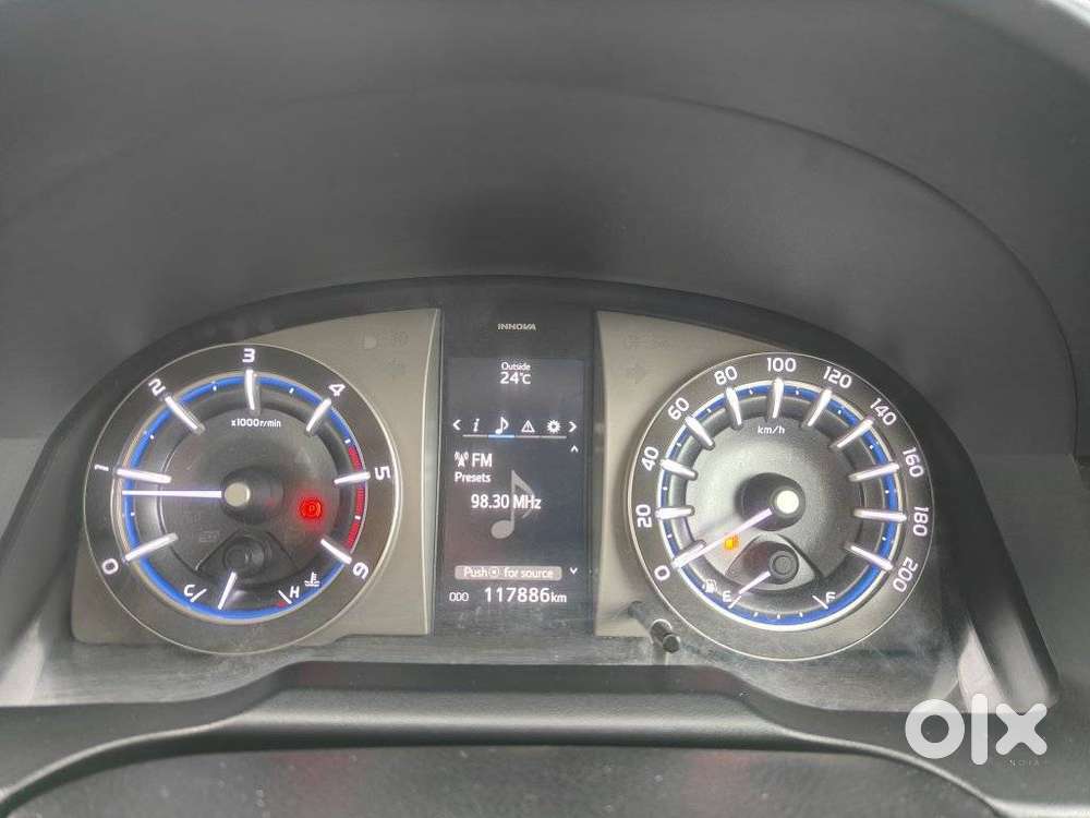 Toyota Innova Crysta 2.4 Vx Mt, 2017, Diesel