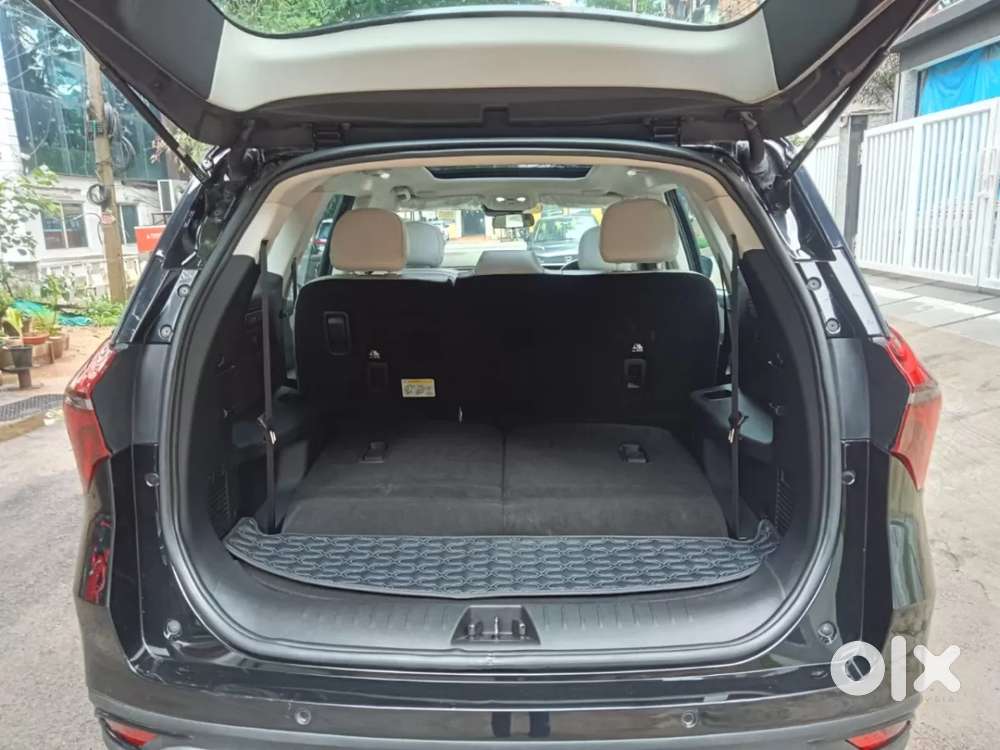 Mahindra Xuv700 2.2 Ax 7 Diesel Mt Luxury Pack Str, 2025, Diesel