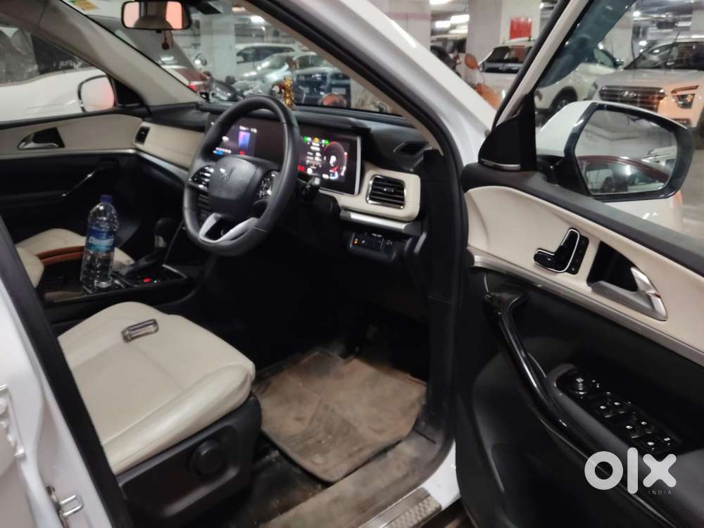 Mahindra Xuv700 2.2 Ax 7 Diesel At Luxury Pack Str, 2025, Diesel