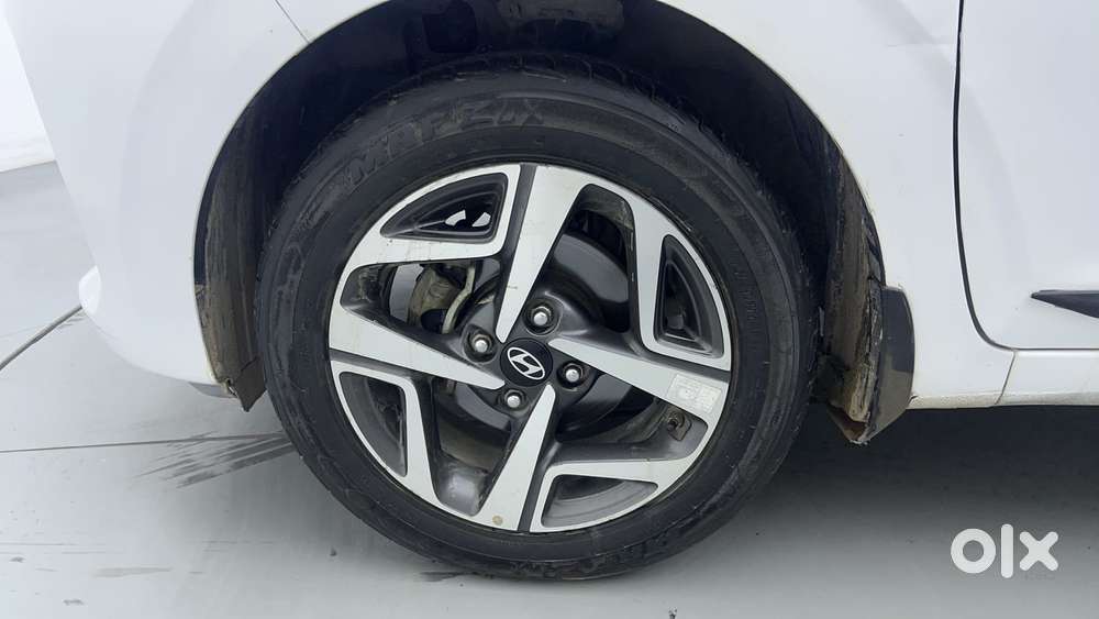 Hyundai Aura 1.2 Sx Cng, 2023, Cng & Hybrids