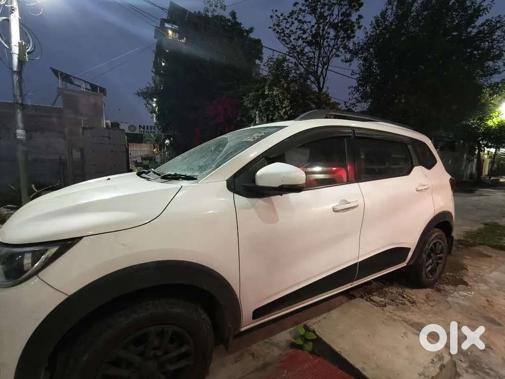 Renault Triber 2021 Petrol Good Condition.. First Lady Owner