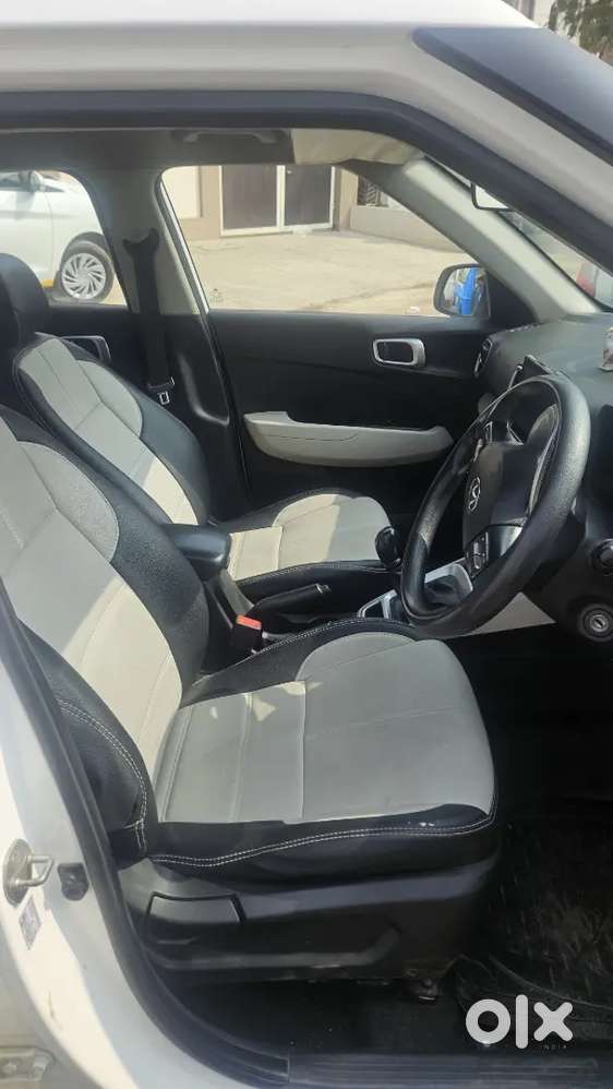 Hyundai New Venue 2023 Cng & Hybrids Well Maintained