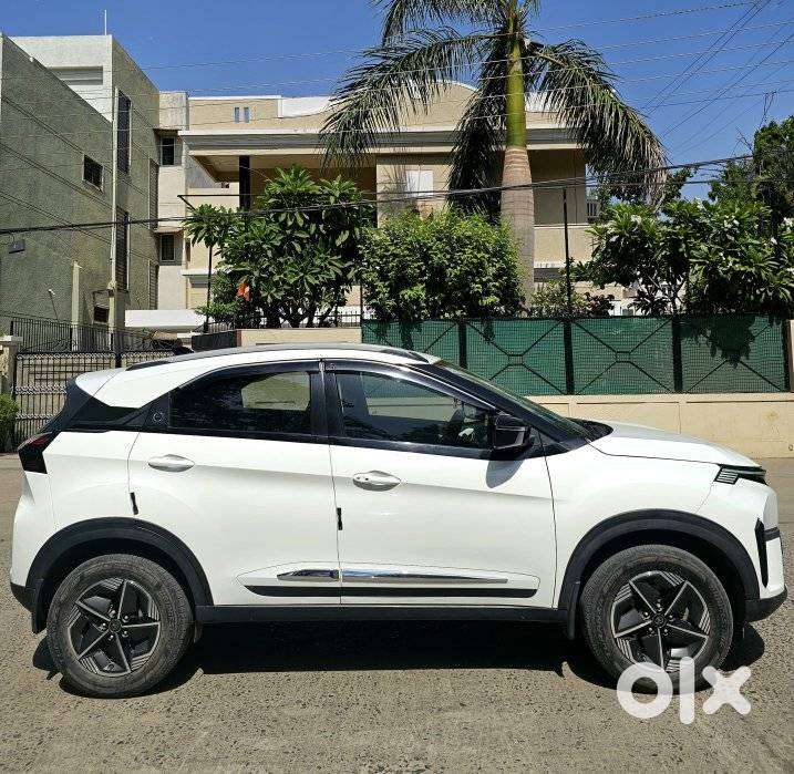 Tata Nexon Creative Plus 1.2 Revotron Petrol 6 Mt, 2023, Cng & Hybri..