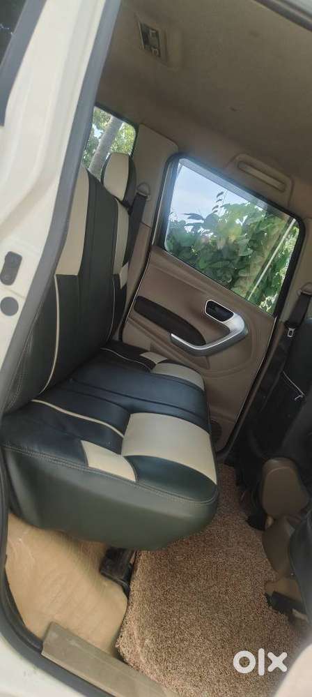 Mahindra Tuv 300 T8, 2016, Diesel
