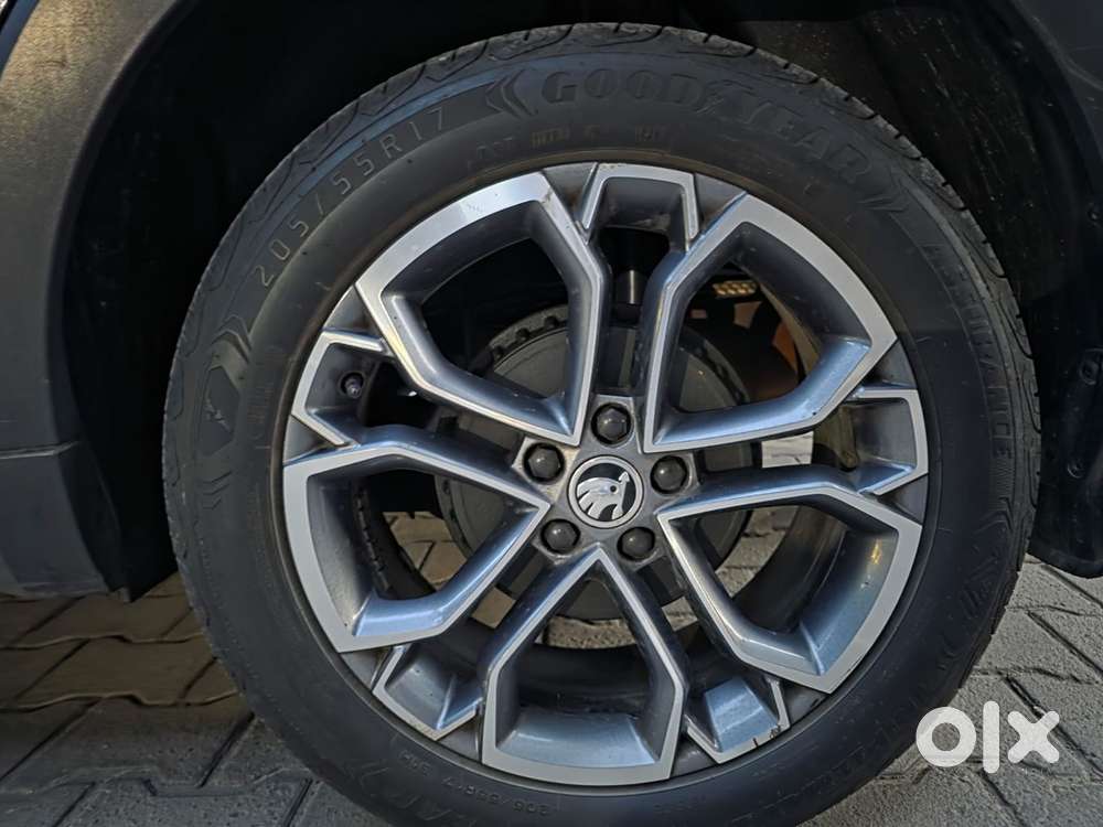 Skoda Kushaq Petrol 2022 Stylish Drive