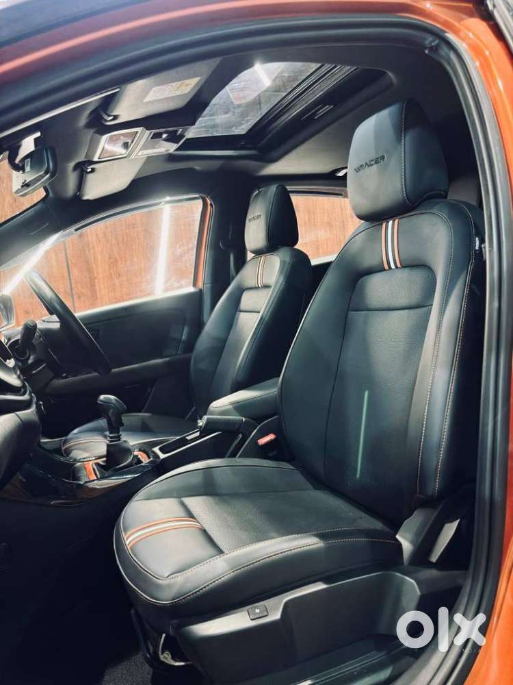 Tata Altroz 1.2 Xt I-turbo Petrol, 2025, Petrol