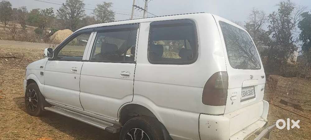 Chevrolet Tavera Neo 2014