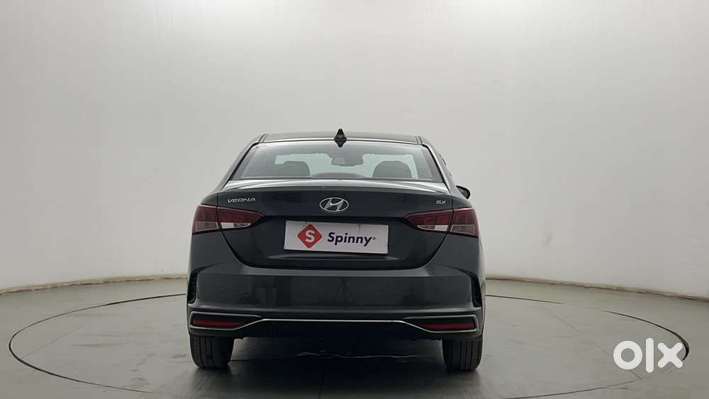 Hyundai Verna 1.5 Sx (o) Vtvt Ivt, 2022, Petrol