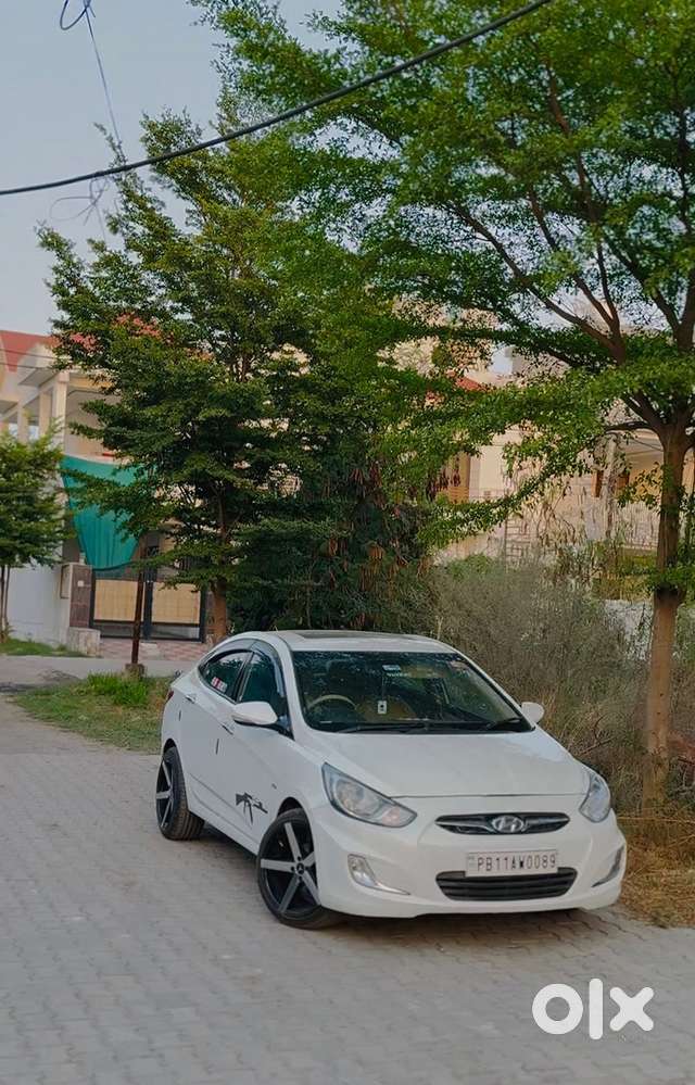 Hyundai Fluidic Verna 2011